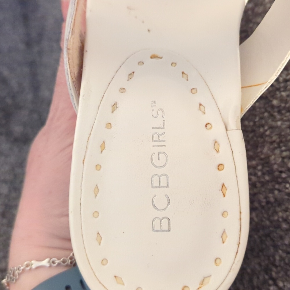 BCBG girls sandals - Picture 6 of 9